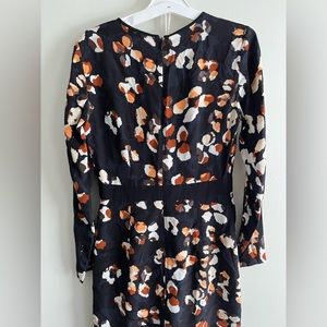 Club Monaco Dress. Size: 00